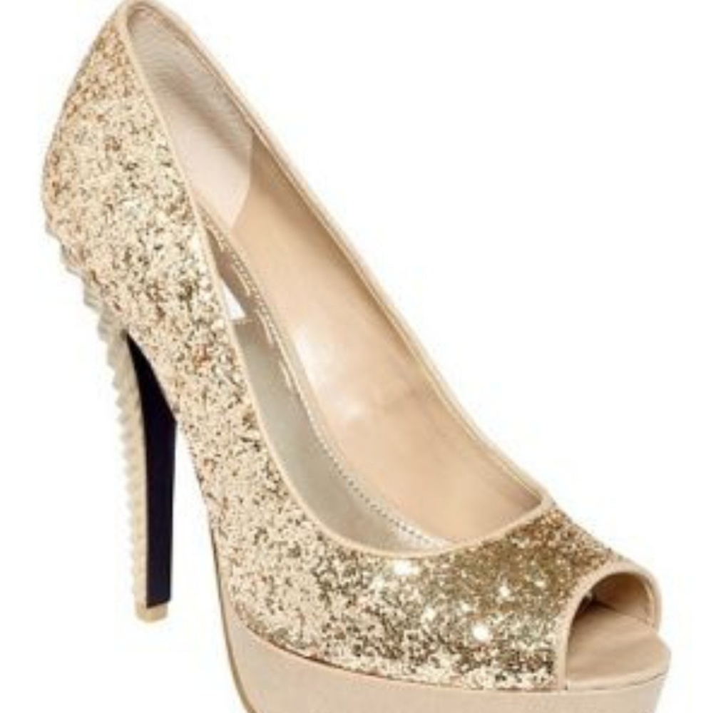 Rachel Roy Klarence pump